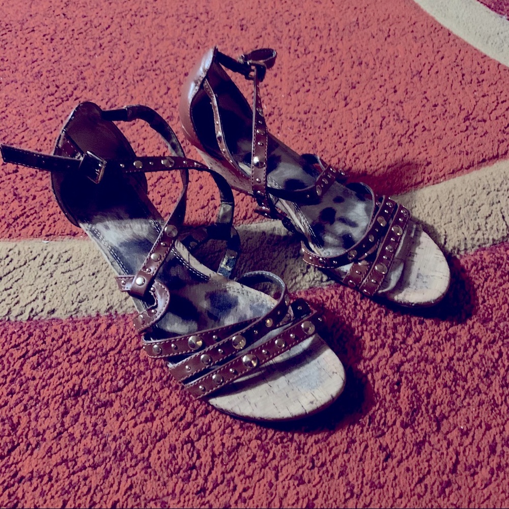 Guess wedges